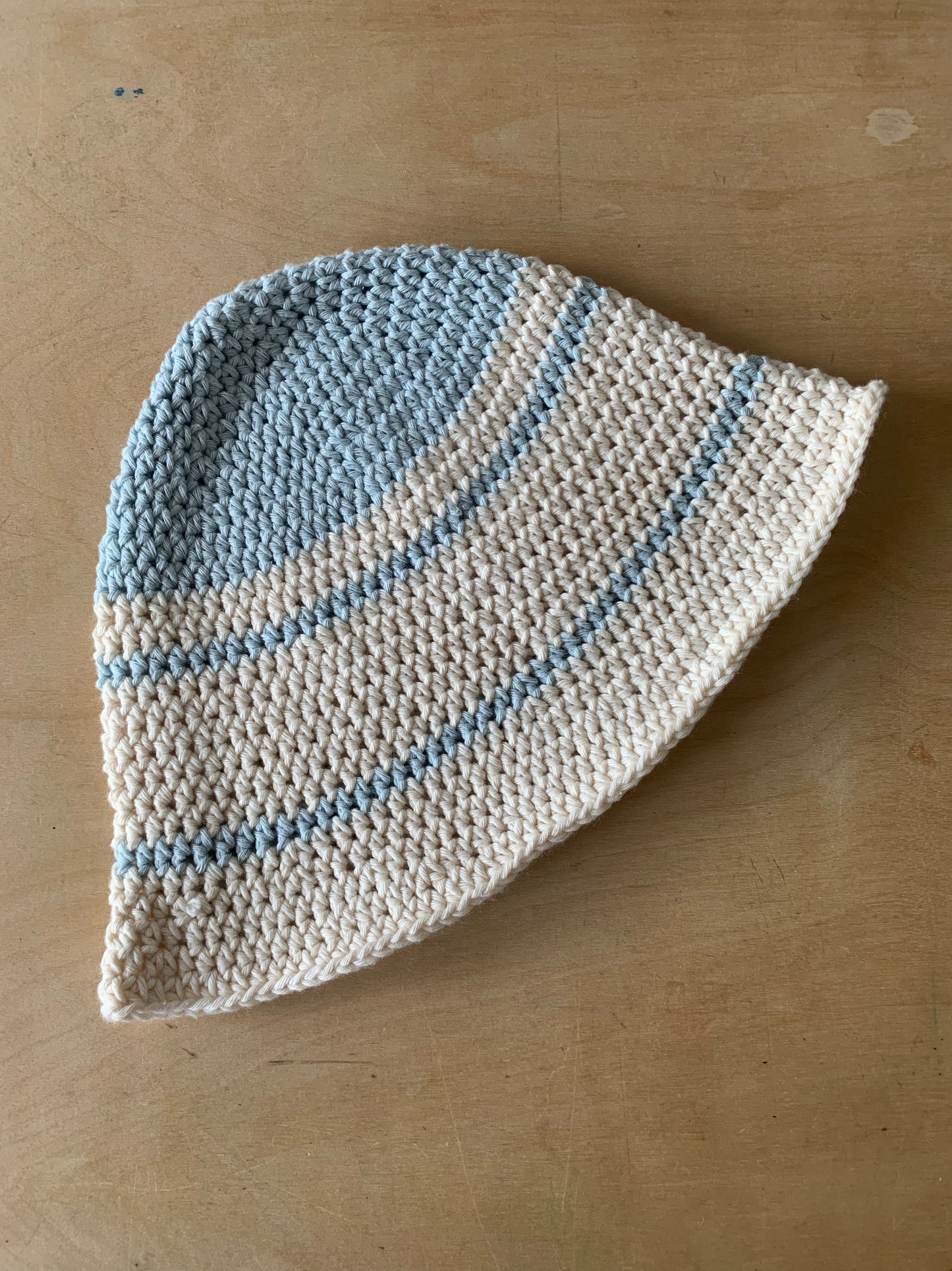 summer hat light blue